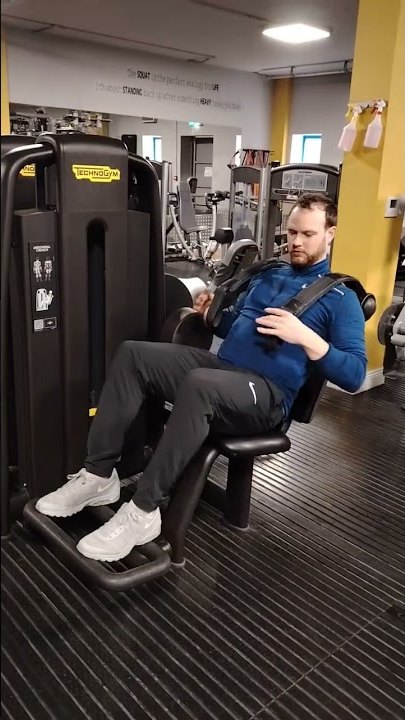 Plate-loaded leg press machine